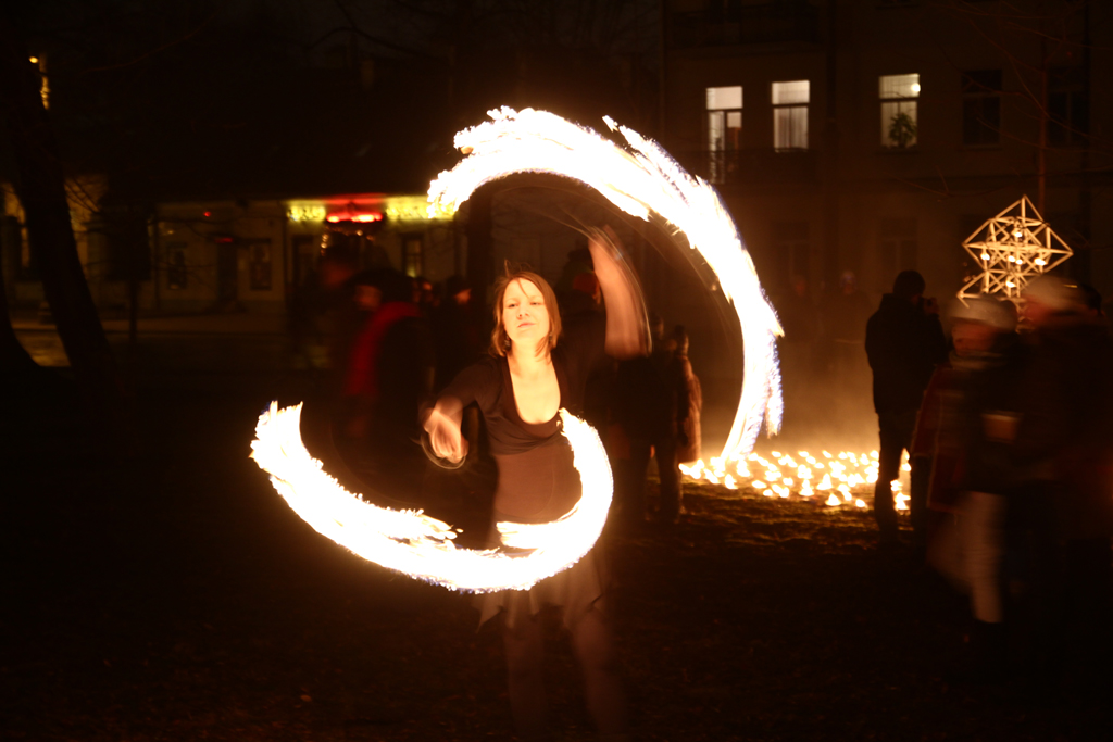 Flickrset: Mystery Firedance